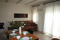 Serviden Retiro Park Ii * دينايا